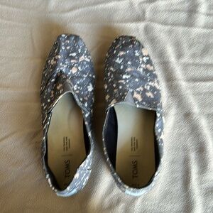 Toms. Womens flats